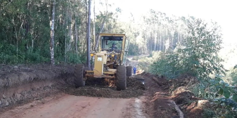 O desvio tem aproximadamente 6 km e procura atender a população que precisa se deslocar entre os municípios