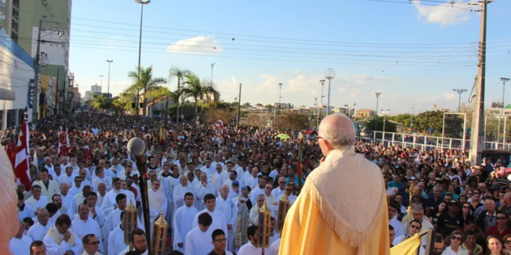 A caminhada encerrou com uma celebração presidida por dom Sergio Arthur Braschi