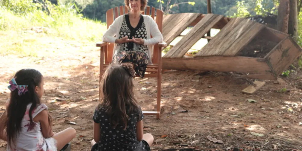 Terezinha Sercondes Ribeiro é uma das contadoras de história que participaram das Rodas de Conversa com as crianças