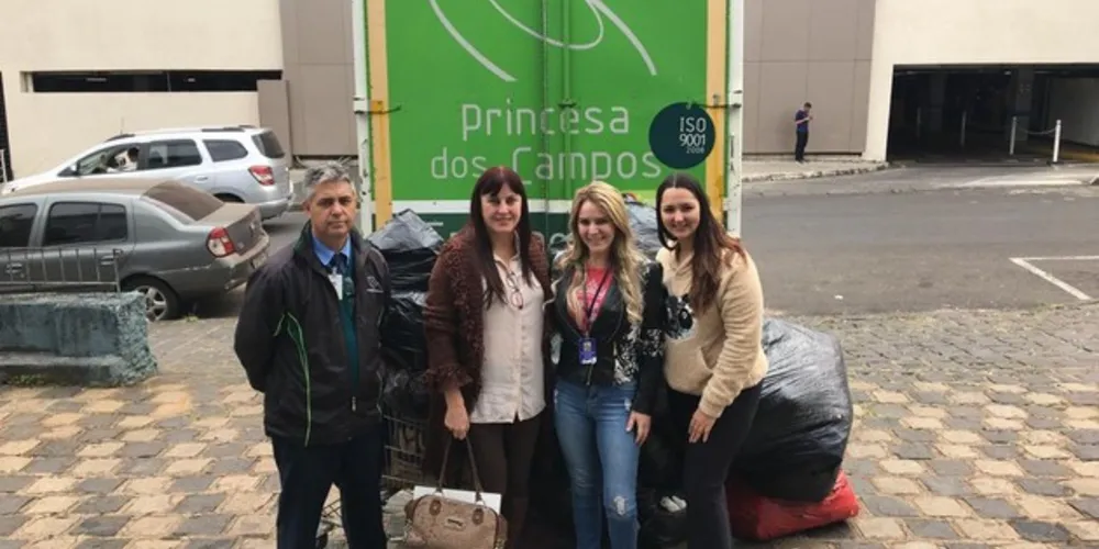As roupas foram recolhidas durante a Campanha do Agasalho 2019 que aconteceu entre 20 de maio e 10 de junho 