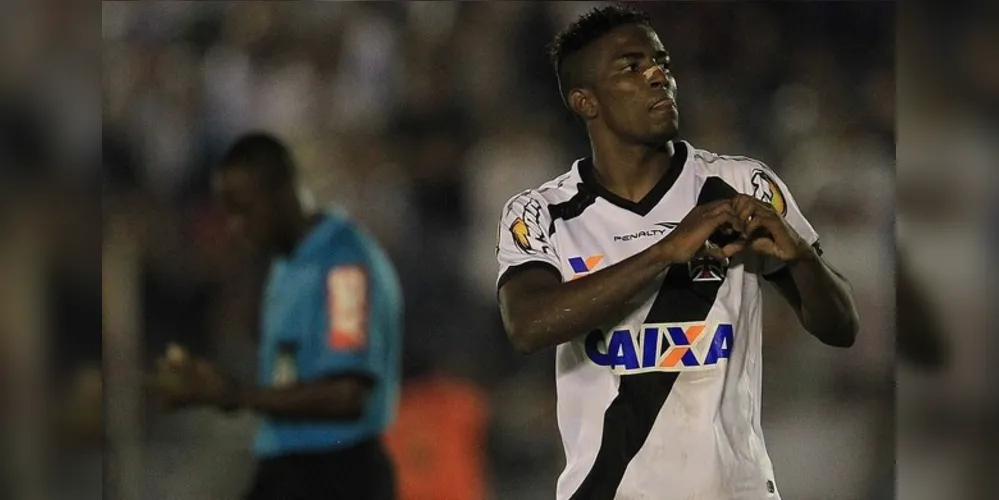 Thalles durante comemoração de um dos seus 36 gols pelo Vasco