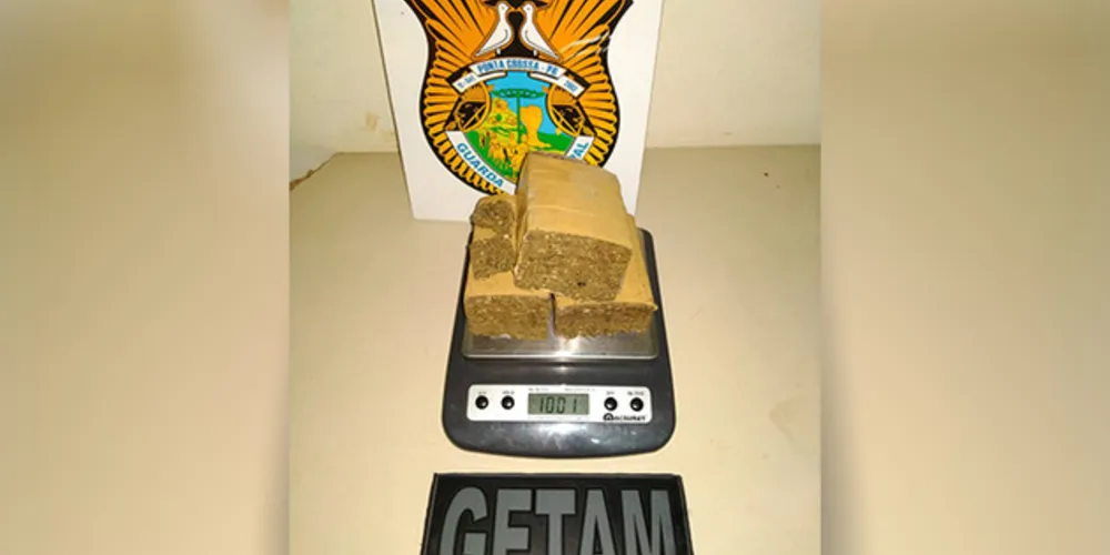 Droga estava em sacola que rapaz tentou esconder no terreno de igreja no Santa Paula