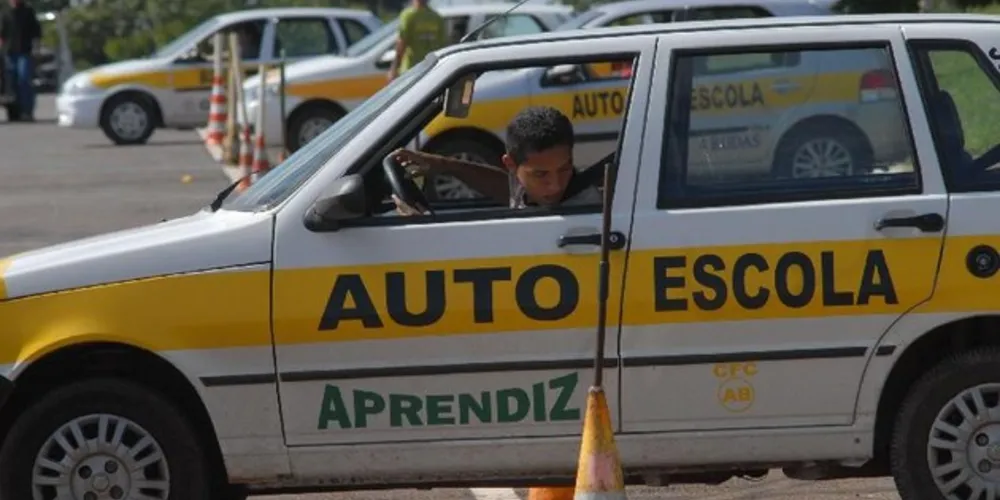 Sem veículo adaptado, a pessoa com deficiência é impedida de fazer aulas práticas de direção necessárias para a obtenção da carteira de motorista