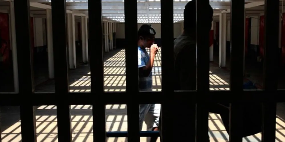 Imagem ilustrativa da imagem Redução da maioridade penal volta a ser debatida na CCJ