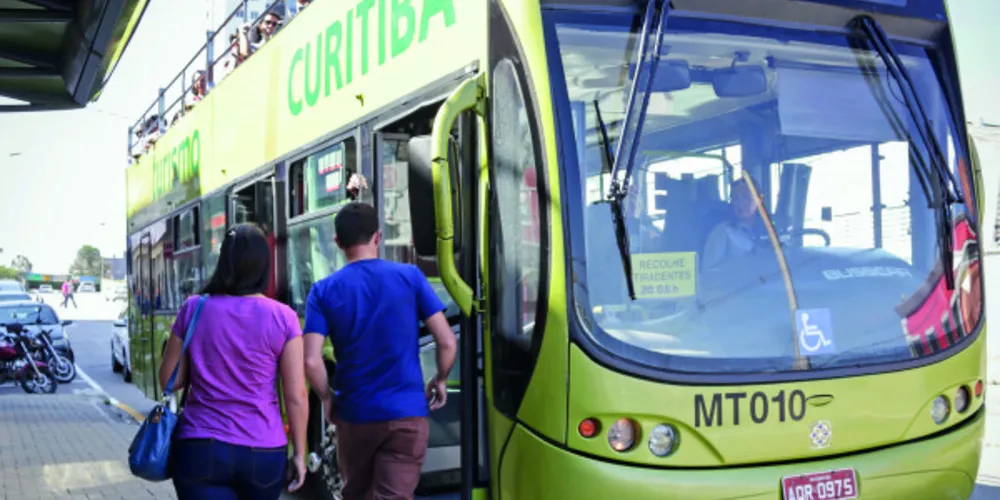 Por outro lado, quando são os paranaenses os turistas, o destino preferido é justamente o Nordeste, em 50,5% dos casos.