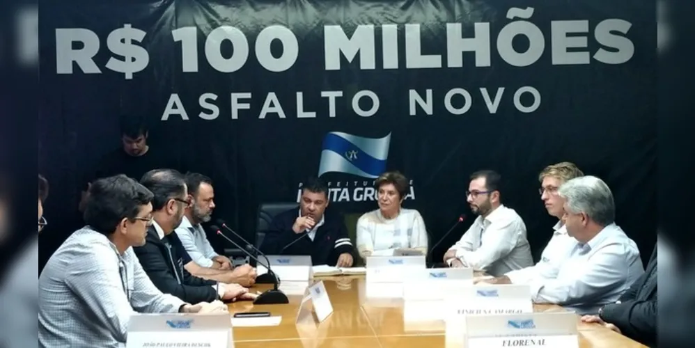 Imagem ilustrativa da imagem Prefeitura anuncia investimento de R$ 100 milhões em asfalto