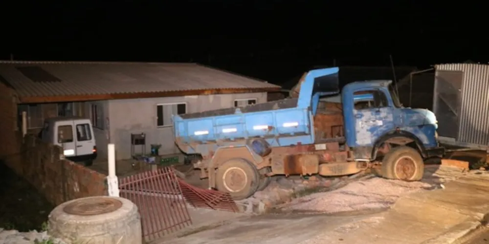 Apesar do susto, ninguém ficou ferido e houve apenas danos materiais