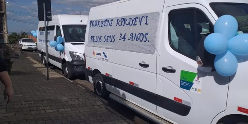 A instituição sem fins lucrativos atende pessoas com deficiência visual total e/ou com baixa visão