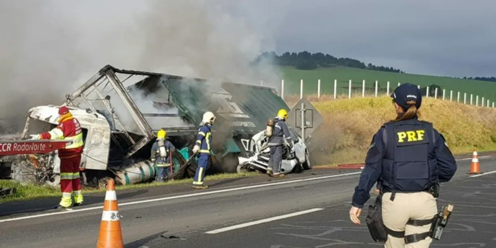 Trânsito está interditado por risco de explosão