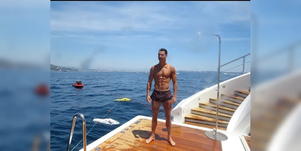 Imagem ilustrativa da imagem Cristiano Ronaldo deixa R$87 mil de gorjeta em resort