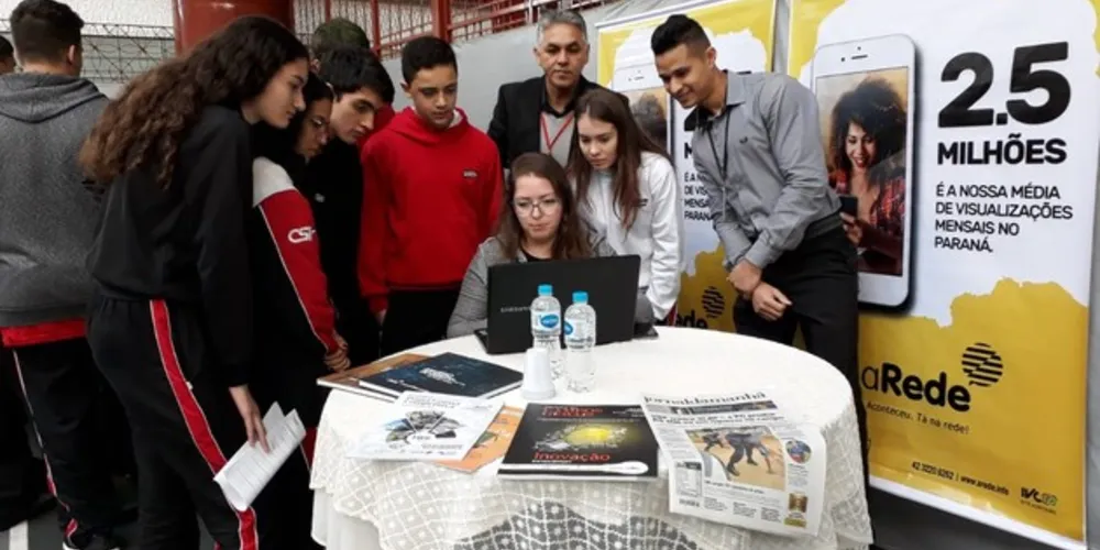 O evento acontece nesta manhã de sexta-feira (28) na sede central do colégio, com a participação de instituições de ensino superior e de órgãos da segurança pública