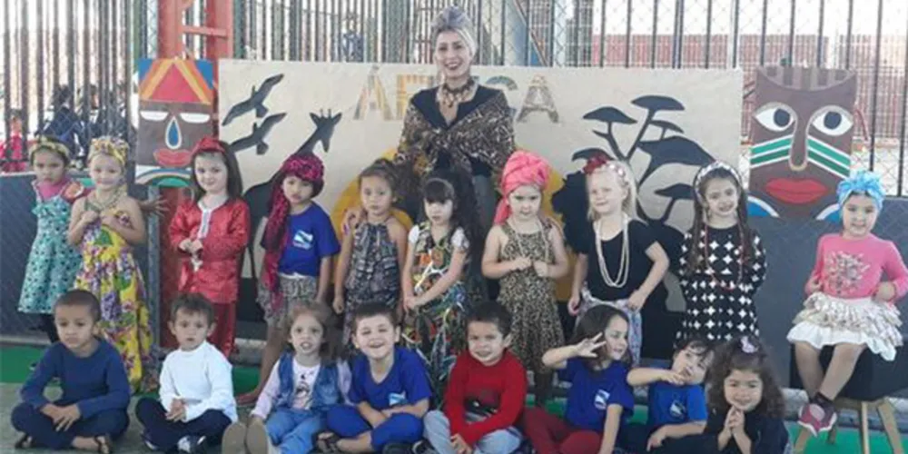O objetivo é incentivar o respeito com as mais diferentes culturas e apoiar o desenvolvimento da identidade pessoal 