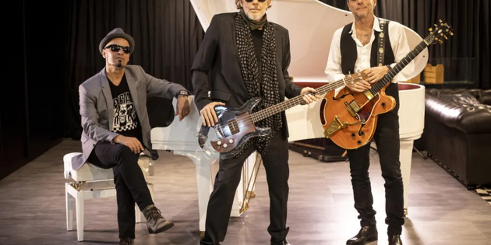 Esse show ainda contará com as participações especiais de Mário Fabre e Beto Lee. 