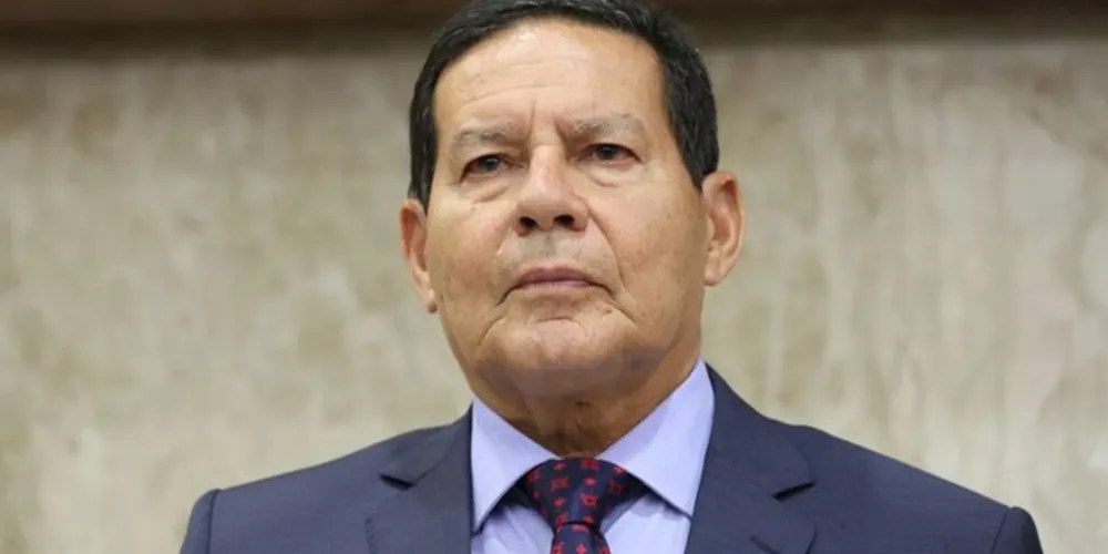 Hamilton Mourão, ministrou palestra na Associação Comercial do Paraná