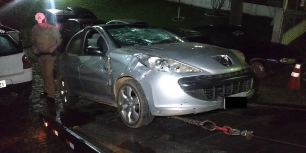 O veículo foi encontrado abandonado na região do Núcleo Santa Paula