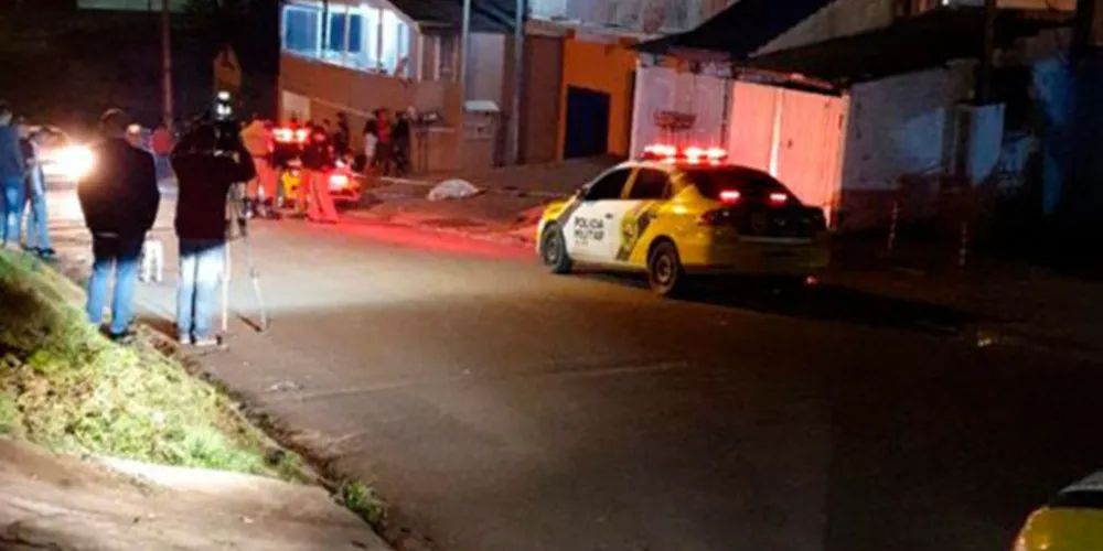 De acordo com as primeiras informações apuradas pela 
Banda B, Luiz Henrique Camargo dos Santos caminhava pela avenida quando foi abordado por dois motociclistas.
