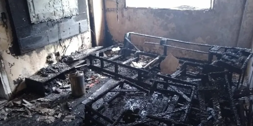 Edifício foi tomado pelas chamas