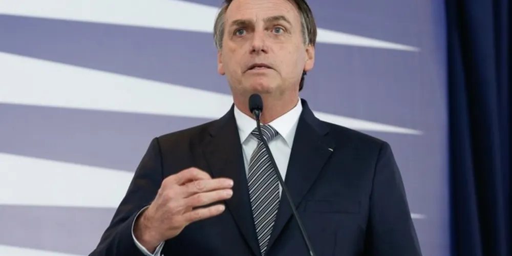 Imagem ilustrativa da imagem ‘Leis em excesso amarram
ação do governo’, diz Bolsonaro