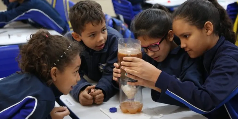 Alunos da rede municipal de ensino são protagonistas em aula inovadora realizada em Ponta Grossa.