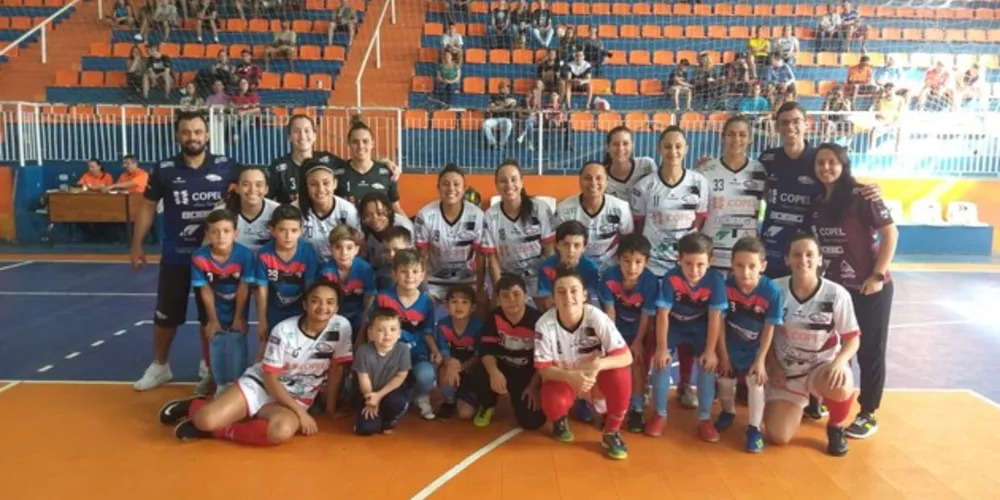 A equipe é de futsal feminino adulto da cidade

