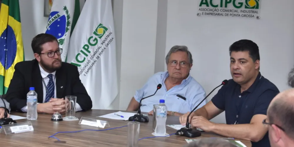 Imagem ilustrativa da imagem Rangel defende fundo
de transporte coletivo na Acipg