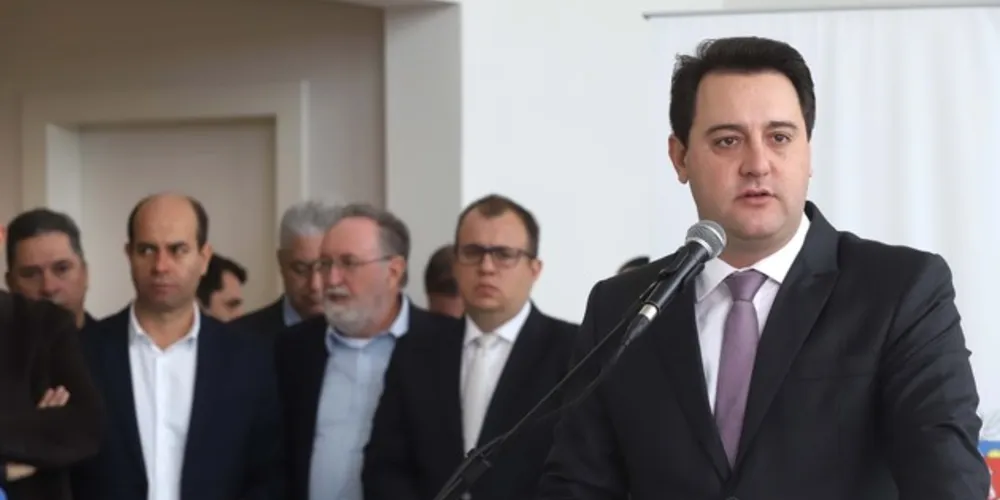 O anúncio foi feito pelo governador Carlos Massa Ratinho Junior logo após reunião com os deputados estaduais no Palácio Iguaçu
