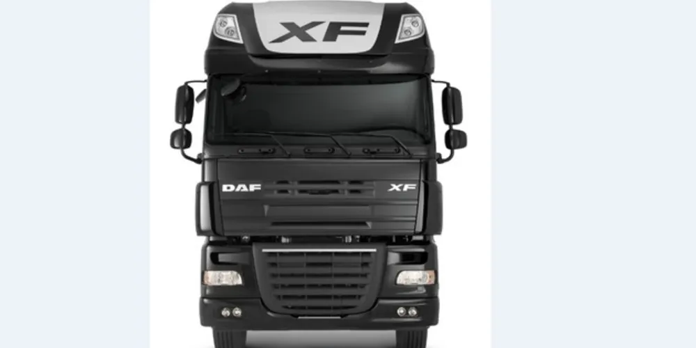 A unidade de número seis mil é um DAF XF105 versão 6x2, com 460 cavalos