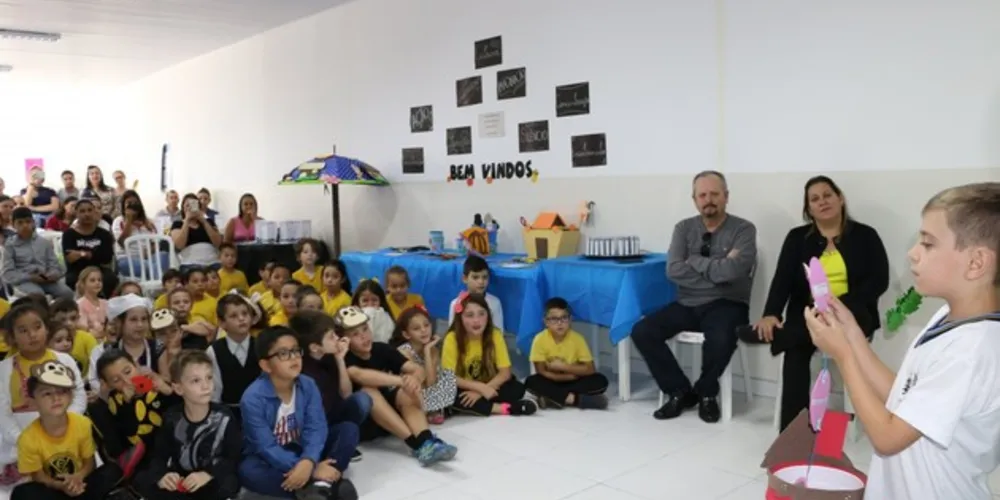 Encontros bimestrais acontecem na escola e em espaços externos


