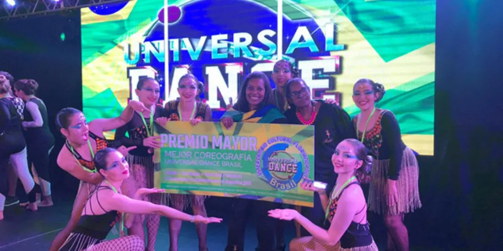 Coreógrafa da Escola Municipal de Dança, Ana Karina Cruz, após competição participa de curso com Ivaldo Bertazzo, grande nome da dança no Brasil

