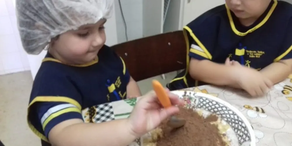 Imagem ilustrativa da imagem Letra B ‘vira’ brigadeiro de banana em Infantil IV