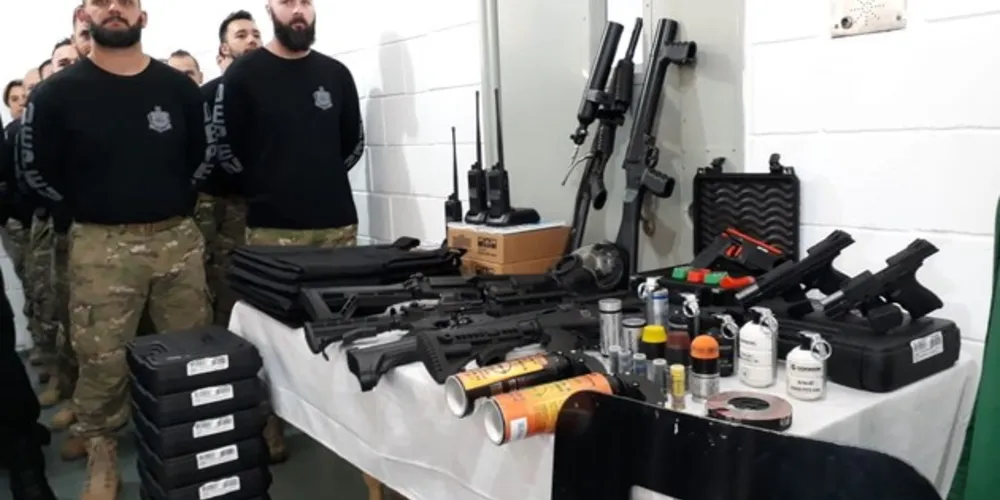 Imagem ilustrativa da imagem Depen entrega armas e rádios para agentes penitenciários
