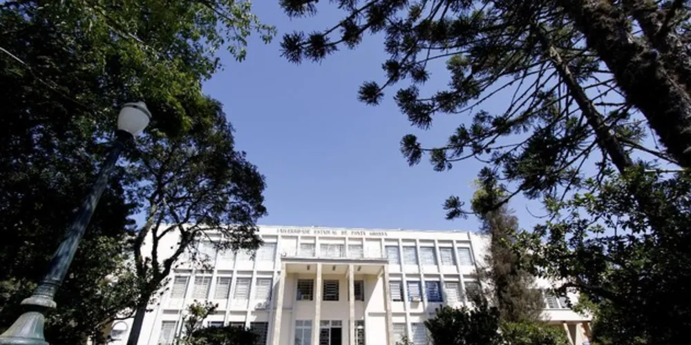 Ao direcionar a 10ª edição para a  UEPG, o Anuário Caminhos dos Campos Gerais reconhece a importância da instituição