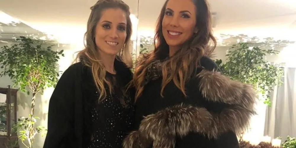 As empresárias curitibanas Rafaela Bau de Oms e Roberta Sad Nascimento Damiani, que respondem pela Fur4you, nesta quarta-feira (10), das 11 às 19 horas nas dependências do Planalto Select Hotel, recebem amigas e clientes para conferirem a coleção de peles 2019. Vale a pena prestigiar.