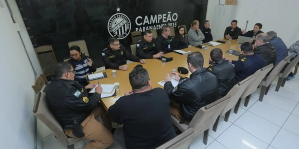 Diretores do Operário Ferroviário se reuniram, na manhã desta terça-feira (9), com órgãos se segurança