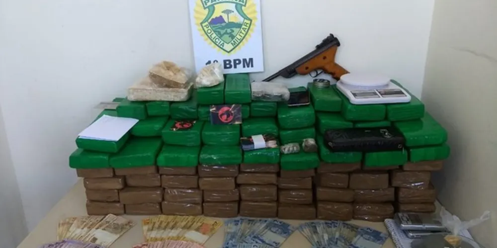 Duas pessoas foram presas e a polícia agora investiga outros suspeitos relacionados ao tráfico