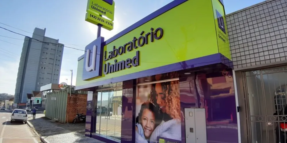 Em Castro, laboratório fica na rua XV de Novembro, no centro da cidade
