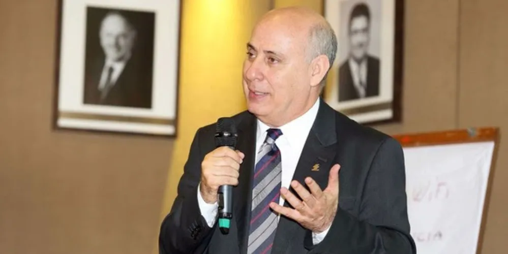 José Eugenio Gizzi é engenheiro civil formado pela Universidade Federal do Paraná (UFPR), empresário, e já atuou voluntariamente em várias entidades que representam o setor industrial no Paraná