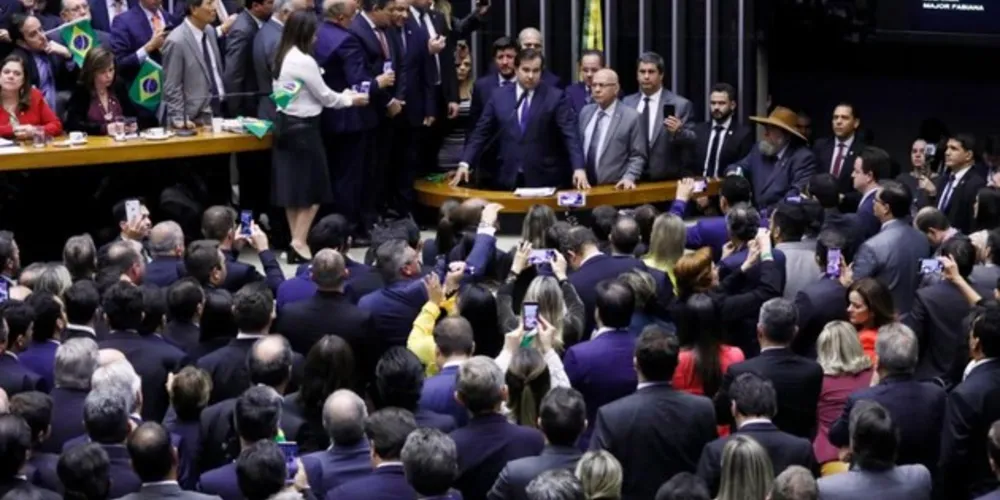 Texto foi aprovado com 379 votos a favor. Deputados agora votarão destaques apresentados pelas bancadas