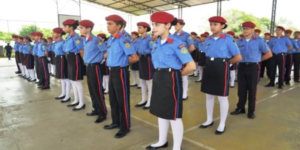 O Ministério da Educação (MEC) pretende implementar 108 escolas cívico-militares até 2023