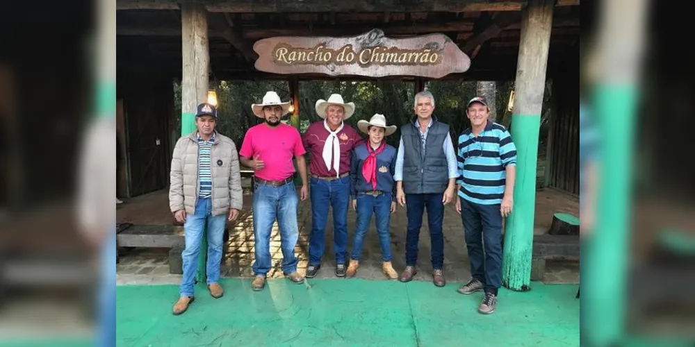 O grupo está refazendo o trajeto entre a cidade de Cruz Alta, no Rio Grande do Sul, e Barretos em São Paulo

