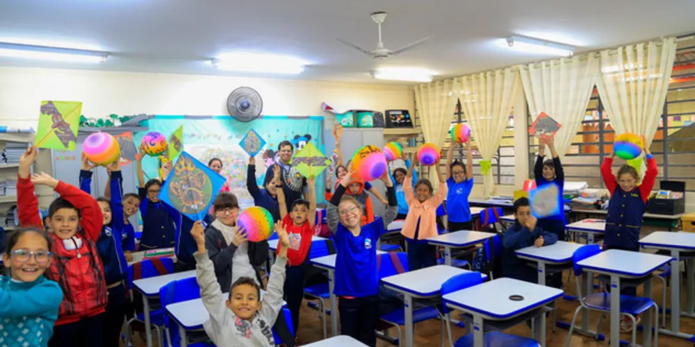 A os pais que não estarão no mesmo período de férias das crianças, a prefeitura conta com o Projeto Corujinha