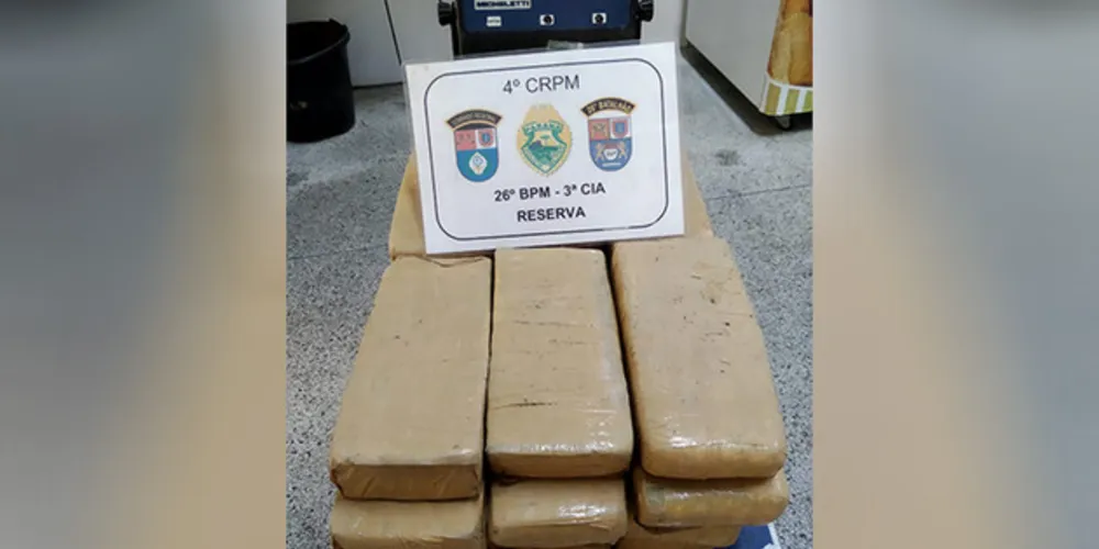 Droga estava escondida em barril dentro de alçapão