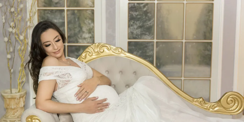 Eternizar um dos momentos mais importantes da vida de uma mulher, também é a proposta do Estúdio Bonin Fotografias. Com cenários especiais, figurinos encantadores e uma equipe qualificada o Estúdio Bonin tem a cada dia ganho mais clientes e amigos. No registro especial, Soraya de Fátima Moreira Brizola de Oliveira a espera de sua filha Lívia Moreira Brizola de Oliveira. Vale a pena conferir os trabalhos do Estúdio Bonin nas redes sociais, e agendar seu horário!