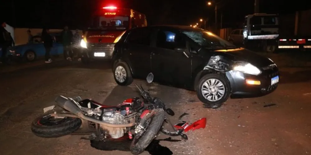 Piloto da moto foi encaminhado ao hospital e não corre risco de morrer
