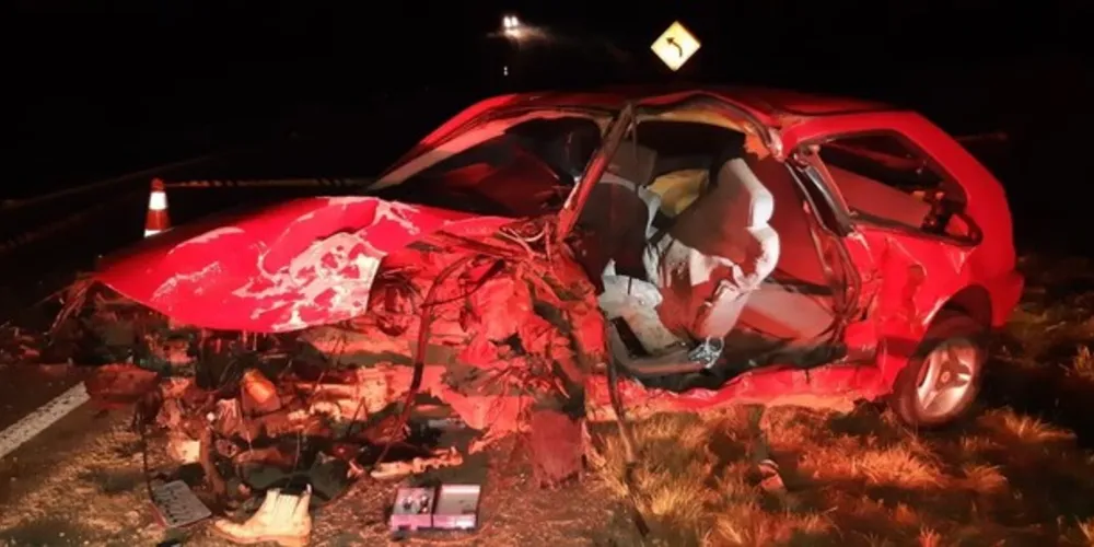 Motorista do Gol não resistiu aos ferimentos e morreu no local do acidente