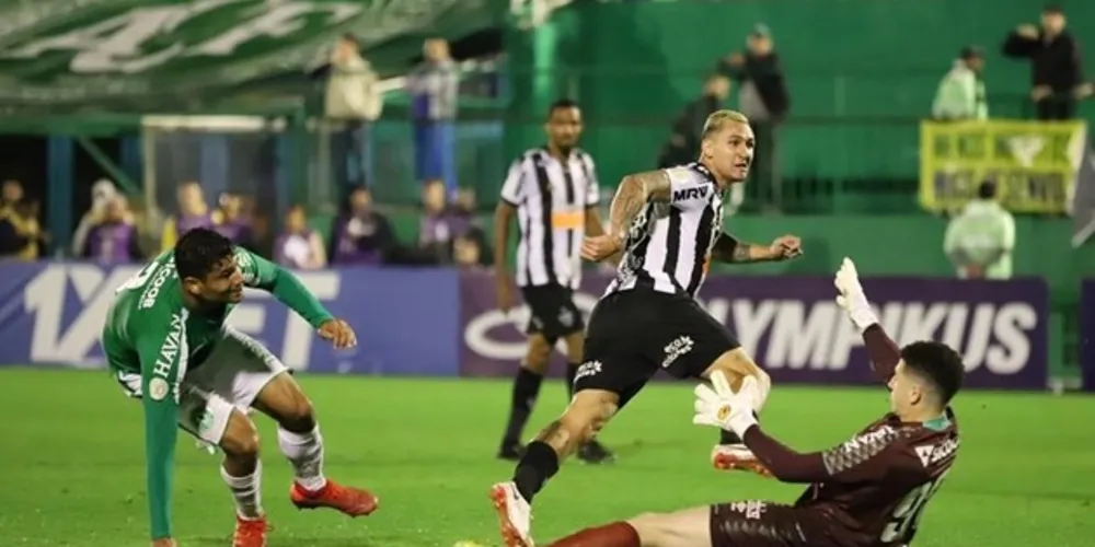 Vinícius e Maidana fizeram os gols do Galo