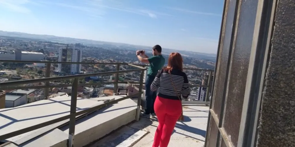 Na cúpula, a imagem da cidade a mais de 60 metros de altura