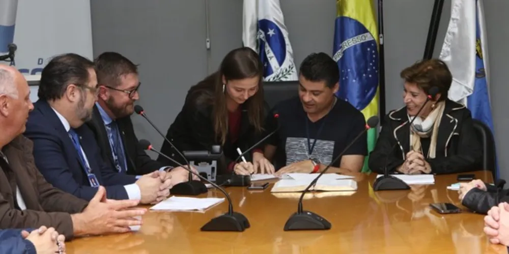 O projeto tem como finalidade abrir as portas para que as empresas façam intercâmbios com estudantes