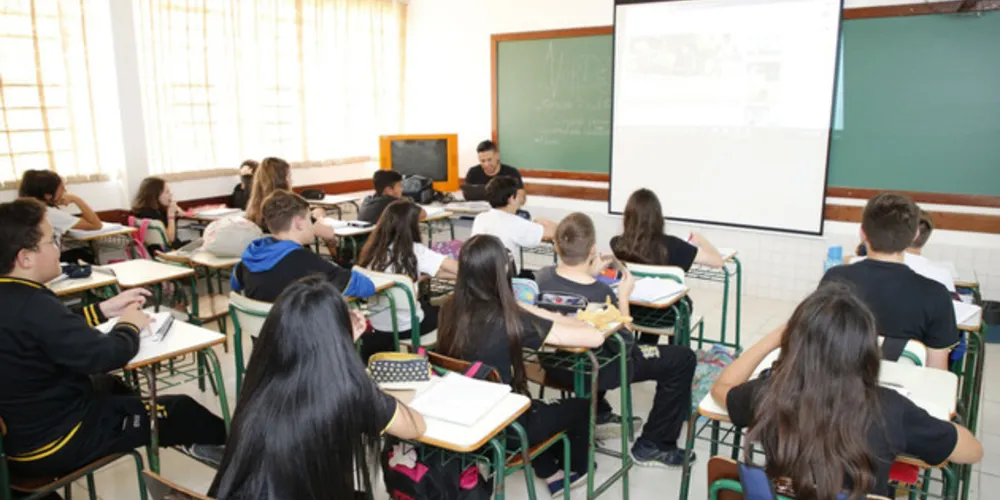 Programa reúne uma série de estratégias de acompanhamento de frequência e combate ao abandono escolar