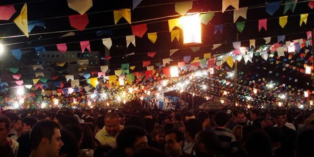 Festa Julina 'raiz' terá brincadeiras como barraca do beijo, cadeia, correio elegante e corrida no saco, além de shows com Rogério Salles e Grupo Marcação

